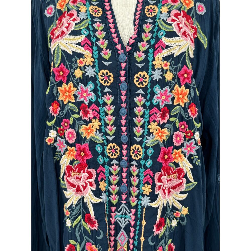 Johnny Was Annette Tunic Navy Floral Embroidered Top XL NWT Bastille Blue - Picture 3 of 10
